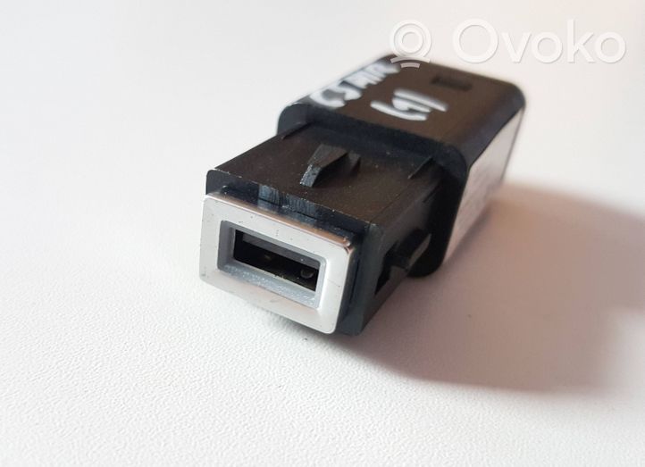 Citroen C5 Aircross Connettore plug in USB 9824334377