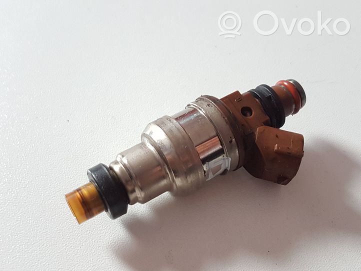 Mazda 323 F Injecteur de carburant INP482