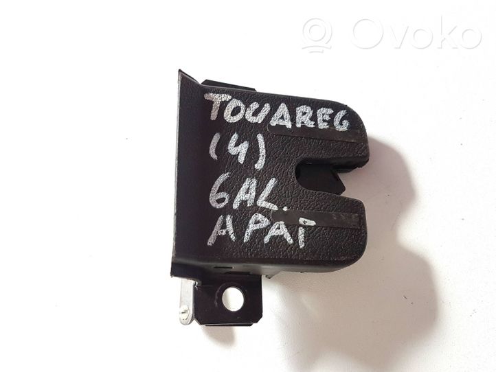 Volkswagen Touareg I Serrure de loquet coffre 7L6827505