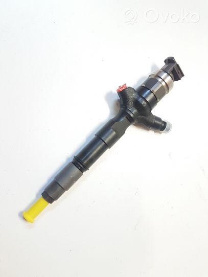 Toyota Hilux (AN10, AN20, AN30) Injecteur de carburant 2367030400