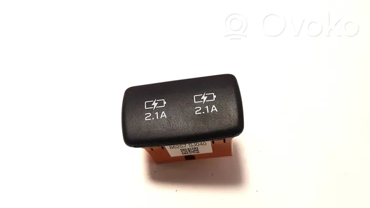 Subaru Forester SK USB-pistokeliitin 86257SJ040