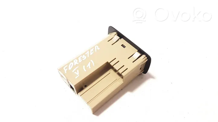 Subaru Forester SK USB-pistokeliitin 86257VA130