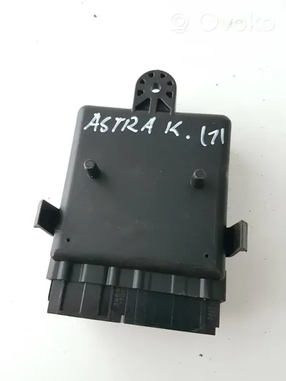 Opel Astra K Seat heating relay 13511685