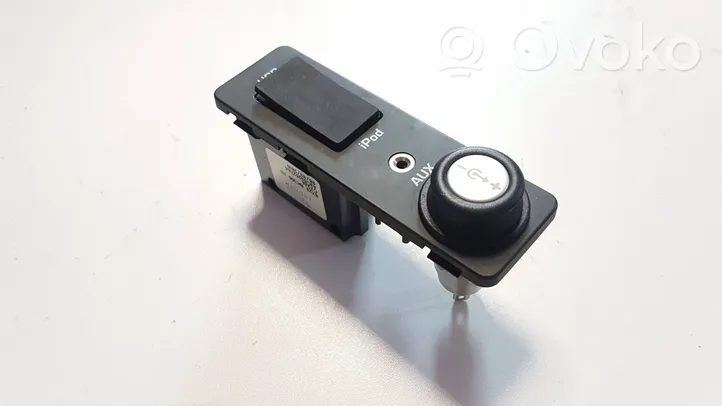 Jaguar XF USB-pistokeliitin 8X2319C166AD