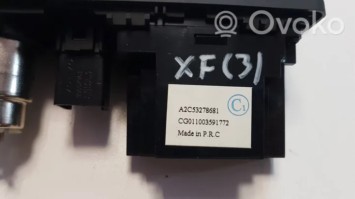 Jaguar XF Connettore plug in USB 8X2319C166AD