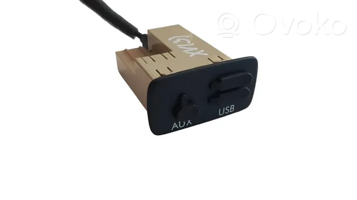 Subaru XV USB jungtis 86257FJ000