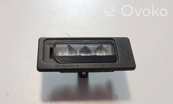 Volkswagen PASSAT B8 Lampa oświetlenia tylnej tablicy rejestracyjnej 3AF943021A