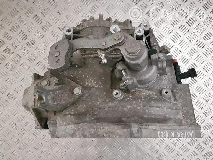 Opel Astra K Manualna 6-biegowa skrzynia biegów 55590977