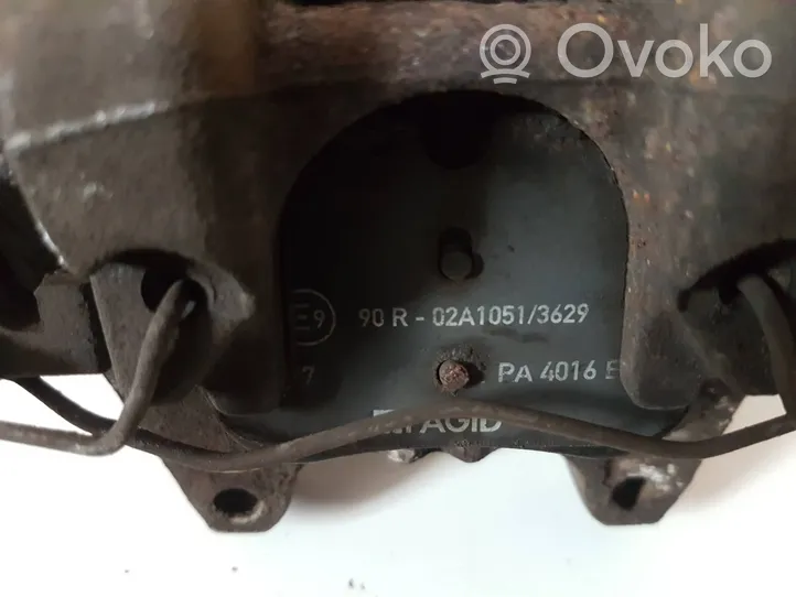 Volkswagen PASSAT B8 Rear brake caliper 6426288