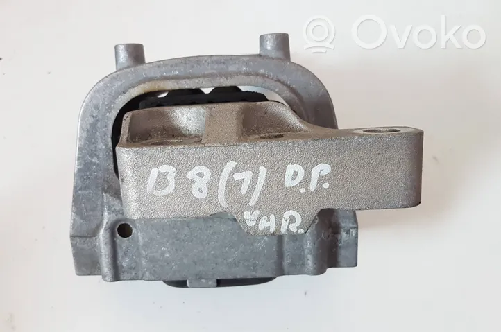 Volkswagen PASSAT B8 Engine mount bracket 3Q0199262J