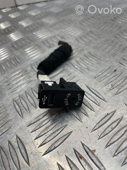 BMW 1 F20 F21 Connettore plug in USB 9229246