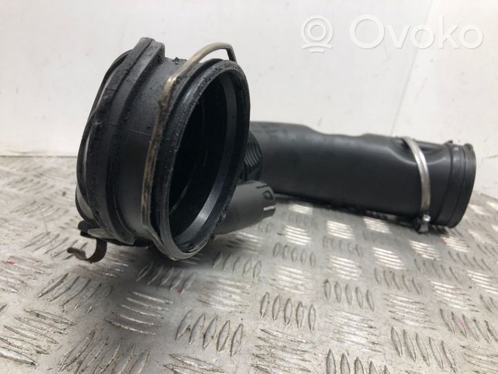 BMW 4 F32 F33 Rura / Wąż dolotowy powietrza turbiny 8512381