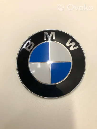 BMW 5 E60 E61 Emblemat / Znaczek 51148132375