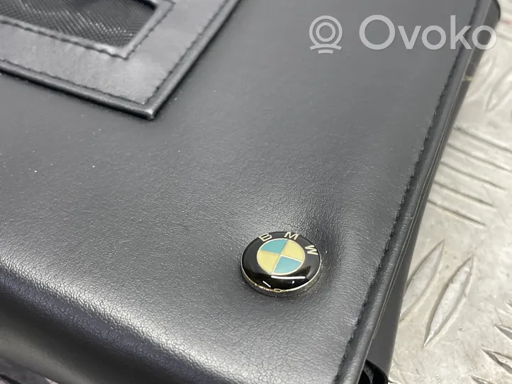 BMW 3 F30 F35 F31 Carnet d'entretien d'une voiture 