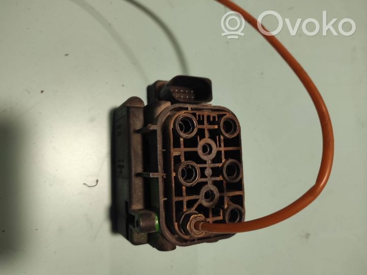 Audi A6 S6 C6 4F Blocco valvola della sospensione pneumatica 4f0616013