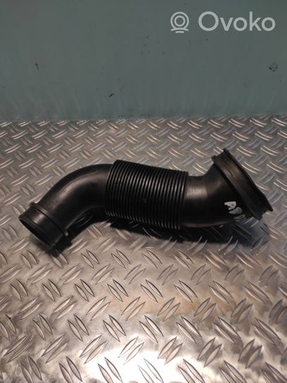 Audi A8 S8 D2 4D Tube d'admission de tuyau de refroidisseur intermédiaire 4D0145745