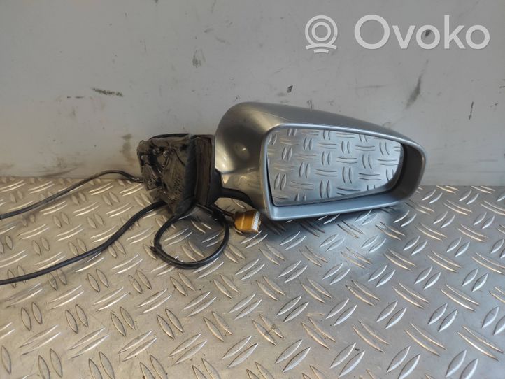 Audi A4 S4 B7 8E 8H Elektryczne lusterko boczne drzwi przednich 010681