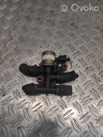 Audi A4 S4 B6 8E 8H Pompe de circulation d'eau, chauffage auxiliaire Webasto 