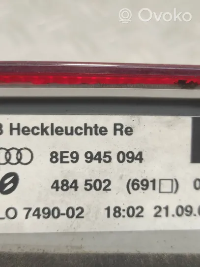 Audi A4 S4 B7 8E 8H Feux arrière sur hayon 8E9945094