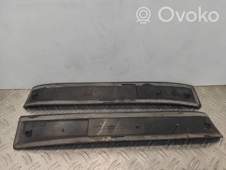 Audi A4 S4 B6 8E 8H Priekinio slenksčio apdaila (vidinė) 8E0853374