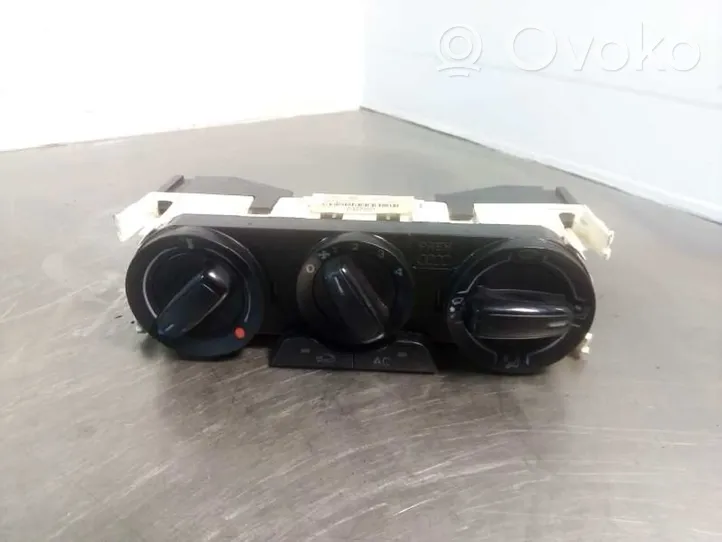 Audi A1 Air conditioner control unit module 8X0820045