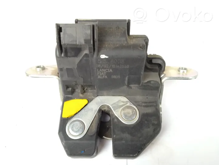 Fiat Panda III Takaluukun lukon salvan moottori 51876008