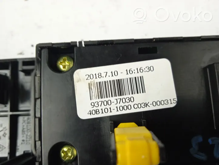 KIA Ceed Interruptor de control del panel de luces 93700J7030