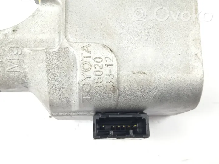 Toyota Yaris XP210 Vanteiden varkaudenestomutterit ja avainhylsy 450203312