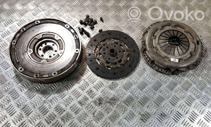 Volvo V40 Cross country Clutch set kit AV616447CE