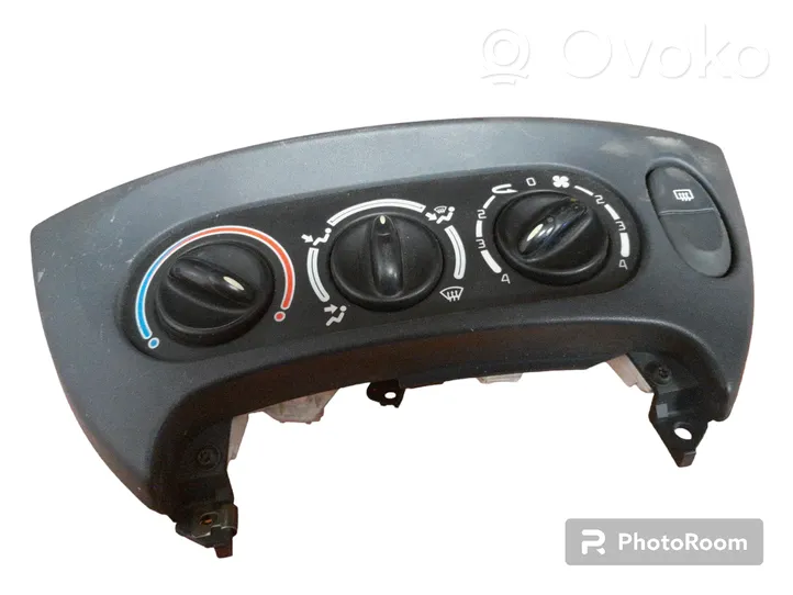 Renault Megane I Console centrale, commande chauffage/clim 662370R