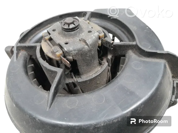 Volkswagen PASSAT B2 Heater fan/blower 