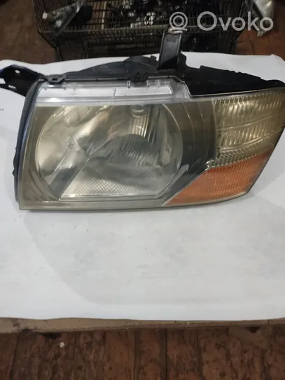 Mitsubishi Pajero Lampa przednia 