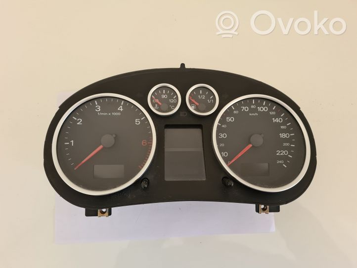 Audi A2 Spidometras (prietaisų skydelis) 8Z0920900N