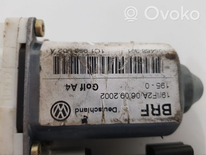 Volkswagen Bora Moteur de lève-vitre de porte avant 05074240