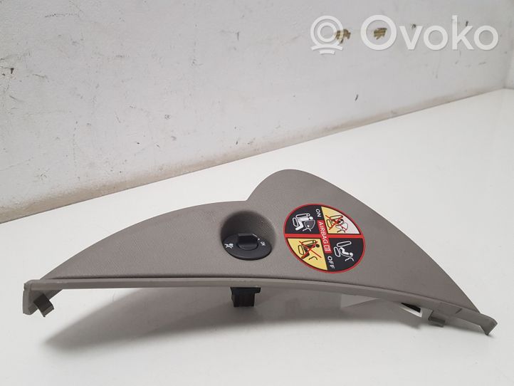 Renault Twingo II Rivestimento estremità laterale del cruscotto 8200541410