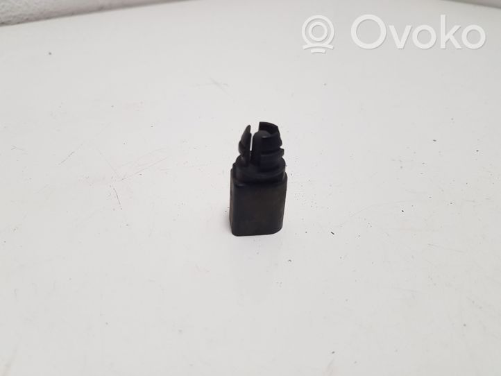 Audi A4 S4 B7 8E 8H Sensore temperatura esterna 8Z0829535