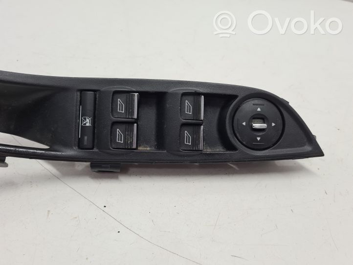 Ford Focus Interruttore di controllo dell’alzacristalli elettrico AM5T14A132AA