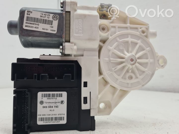 Volkswagen Tiguan Silniczek podnośnika szyby drzwi przednich 5N0959701D