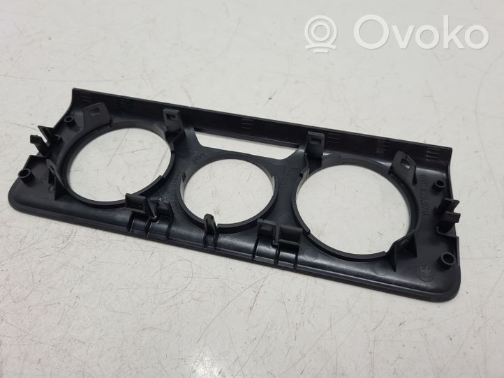 Skoda Fabia Mk3 (NJ) Console centrale, commande chauffage/clim 6V0819075