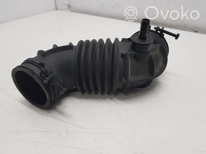 KIA Soul Air intake duct part 28140B2000