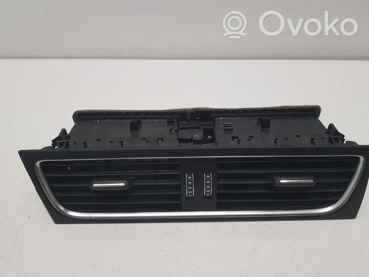 Audi A5 Sportback 8TA Centrālais gaisa ventilācijas režģis 8T1820951D