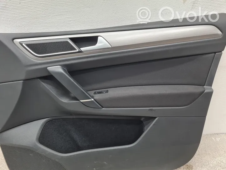 Volkswagen Golf Sportsvan Rivestimento del pannello della portiera anteriore 517867012