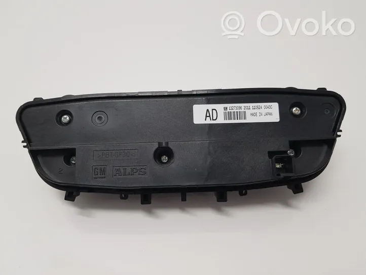 Opel Insignia A Panel klimatyzacji 13273096