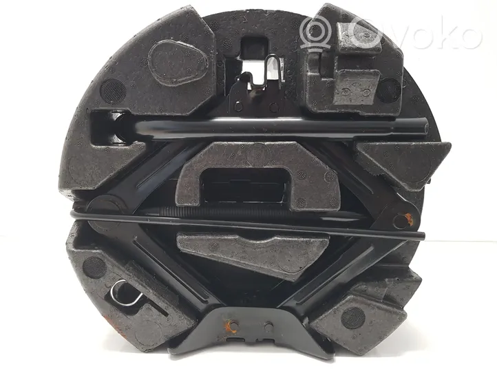 Ford Focus Bordwerkzeug Satz Set BM5117009EB