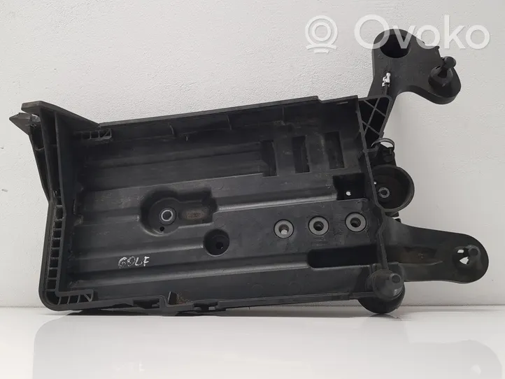 Volkswagen Golf VII Boîte de batterie 5Q0915321