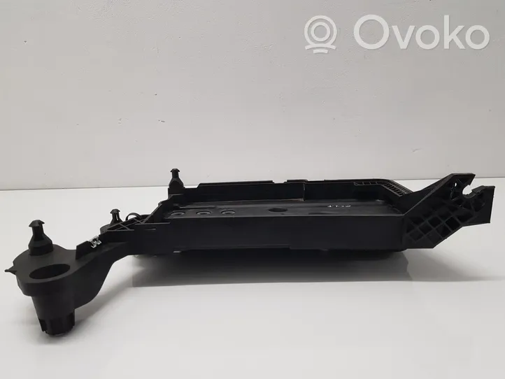 Volkswagen Golf VII Battery tray 5Q0915321