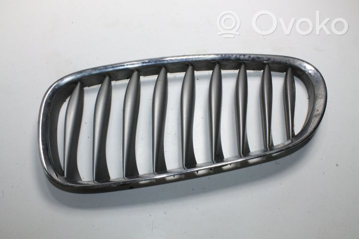 BMW Z4 E85 E86 Grille inférieure de pare-chocs avant 7018217