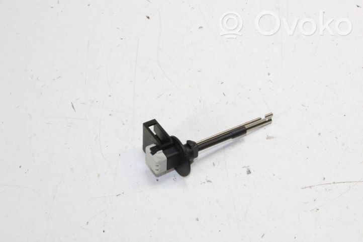 Audi A4 S4 B7 8E 8H Czujnik temperatury oleju 8E0820539B