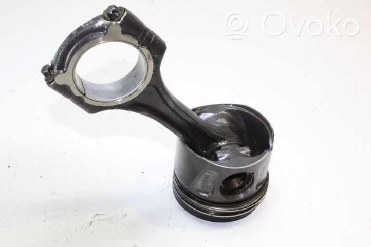 Mercedes-Benz B W245 Piston 