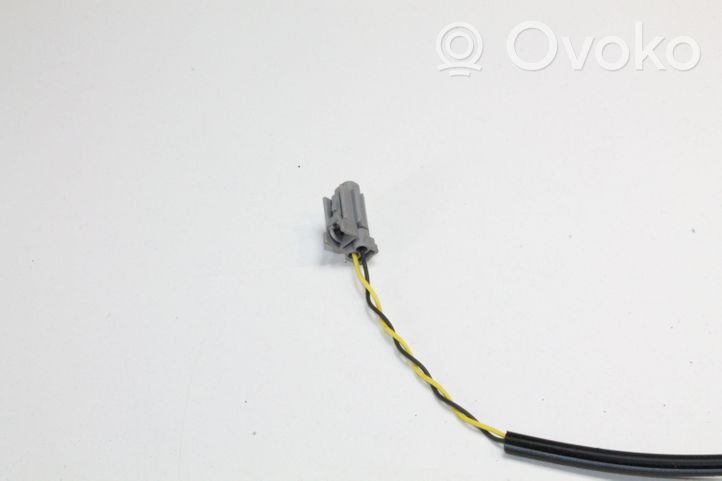 Nissan Qashqai Radion pystyantenni 5WK48774